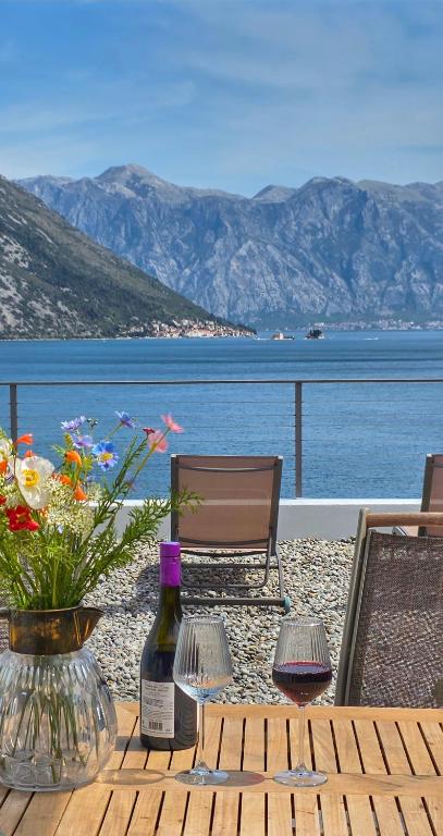 Villa Morion with Sauna and Pool - Ferienwohnung Donji Morinj