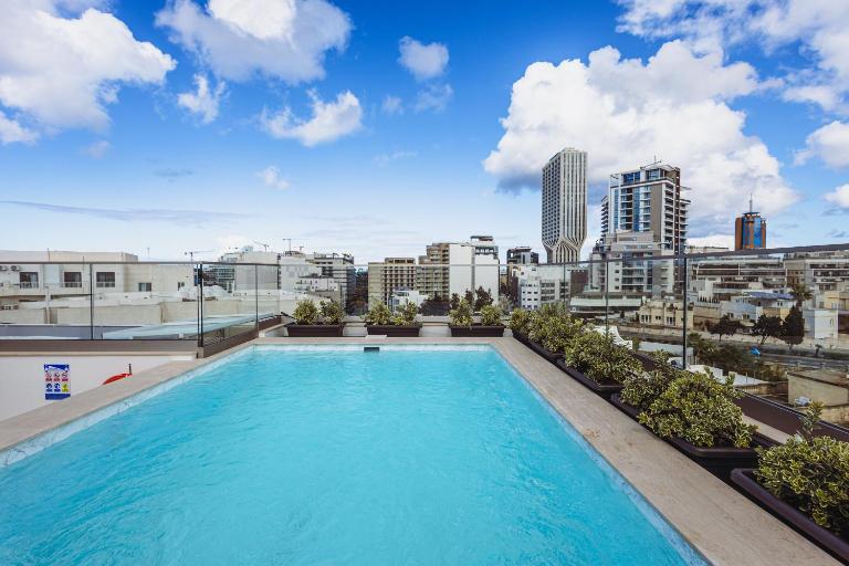 Luxury Penthouse with Private Pool & Skyline Views - B&B Swieqi