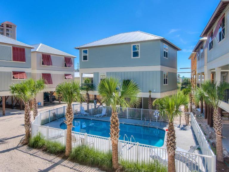 PRIME Coral Dreams Walk to Beach Pool Pets Near The Hangout Parking - B&B Gulf Shores