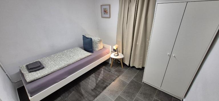 Five Rooms Apartment - 5 x Einzelzimmer - TV - WIFI - Free Parking - Ferienwohnung Braunschweig