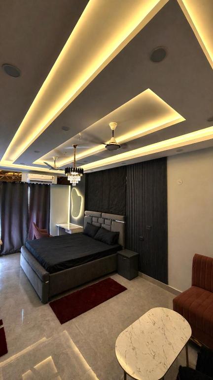 Skyline suites in Noida - Bed and Breakfast Noida