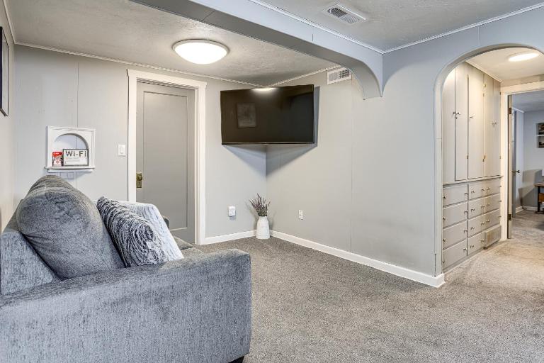 Walk to Parks & Dining: Central Idaho Falls Home - Chambres d'hôtes Idaho Falls
