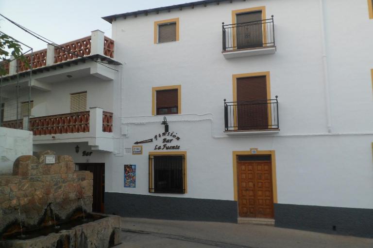 Pensión La Fuente - B&B Yegen