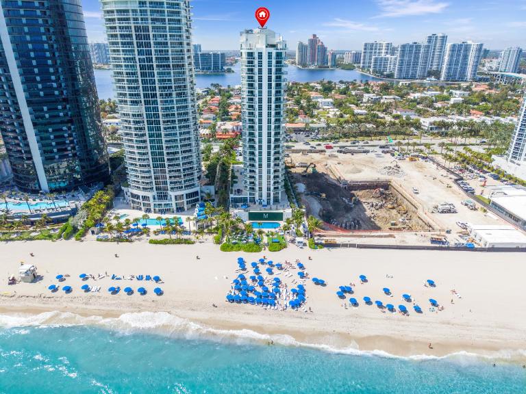 Oceanview Apt Marenas Resort, Direct Beach Access! - B&B Sunny Isles Beach