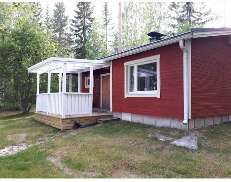 Pääsky Schwalbe-cabin by crater lake - Ferienwohnung Varpaisjärvi