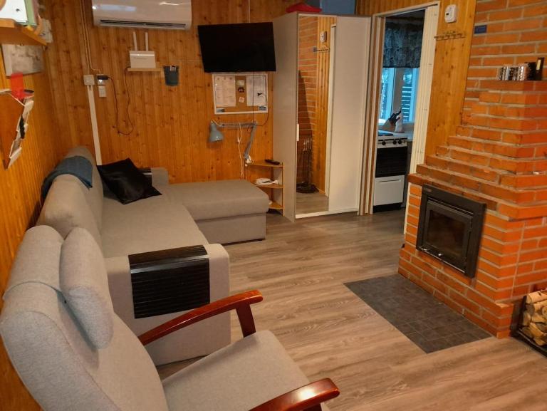 Västäräkki Bachstelze-cabin by a crater lake - Ferienwohnung Varpaisjärvi