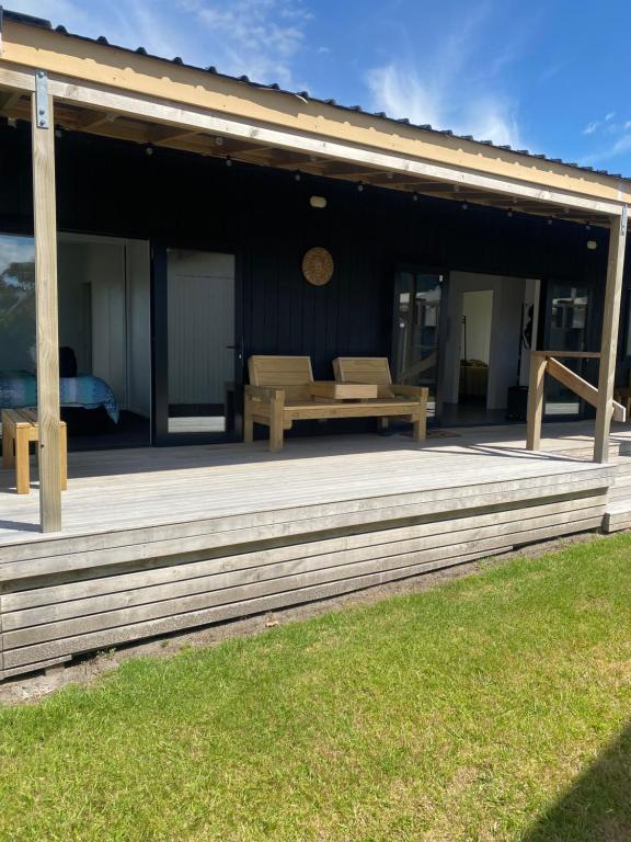 Whangamata Bach Life - B&B Whangamata