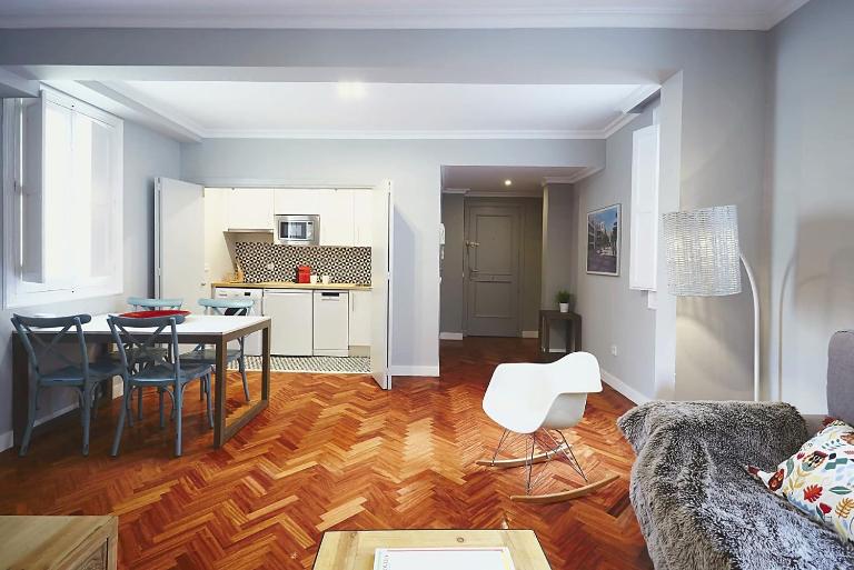 Apartamento V Alcalá-Retiro. Ideal parejas - B&B Madrid