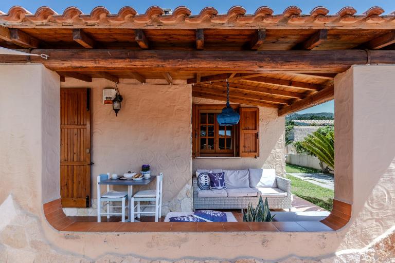 Solanas Golden Nest, 300 mt from the beach - Ferienwohnung Solanas