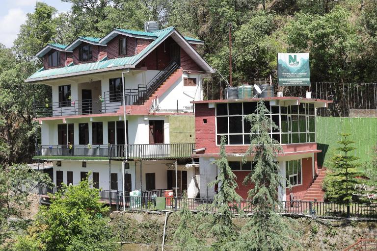 Royal Stay In The Nature's Lap - Bed and Breakfast Shogi
