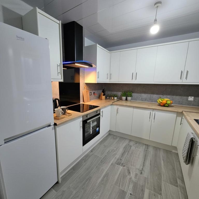 Bonnie Lodgings - Burnhill Quadrant - Ferienwohnung Glasgow