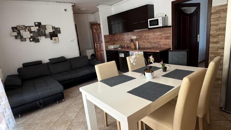 Liliána Apartman - Ferienwohnung Siófok