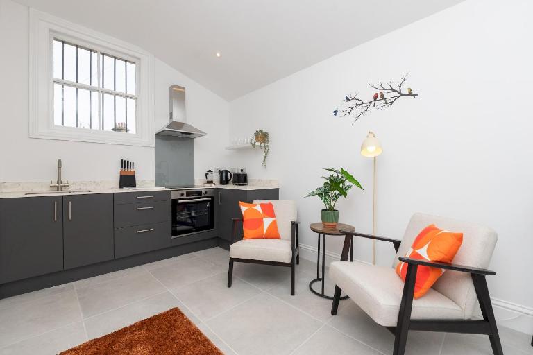 One Bedroom Retreat in Prime Location - Pass the Keys - Bed and Breakfast Bath