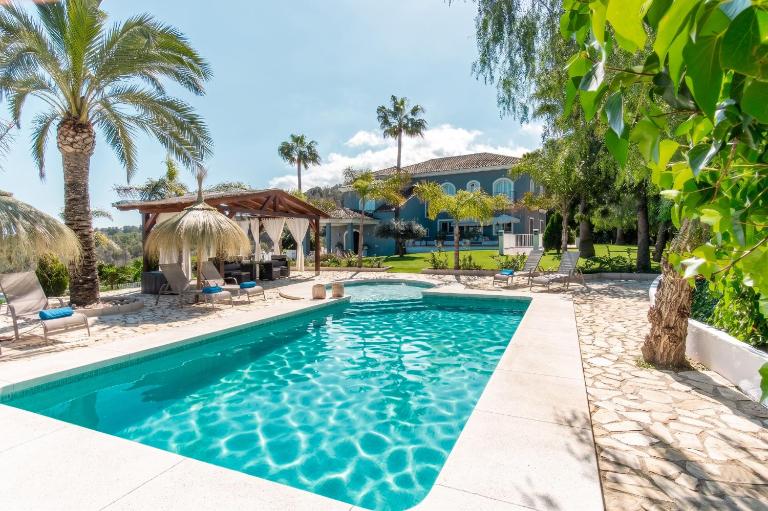 Cubo's Villa Agua de Azahar - B&B Coín