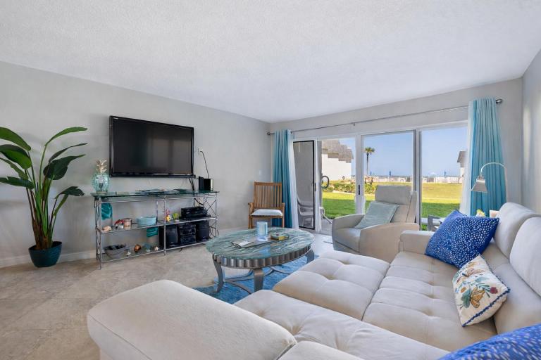 Ocean View 2BR Ground Floor Condo NSB Surfside - B&B New Smyrna Beach
