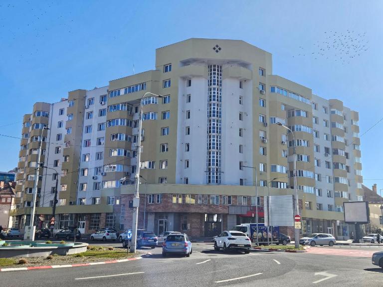 Spacious central apartment with city views - B&B Sibiu