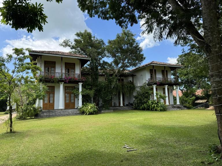 Negombo Dutch Bungalow-with Airport Pickup and Drop Off arranged-Book entire Villa or Individual Rooms - Bed and Breakfast Daluwekotuwa