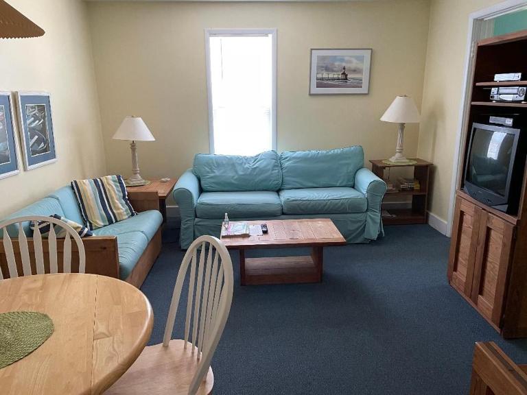 Cozy Apartment Steps from the Beach - The Ethan - Chambres d'hôtes Saint Joseph