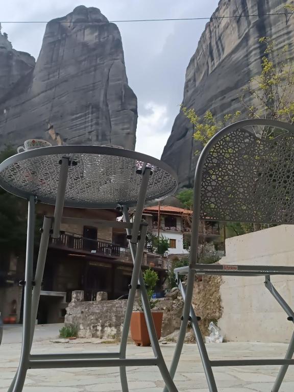 Meteora Earth Άνετη κατοικία με θέα στα Μετέωρα στην παλιά πόλη - B&B Kalambaka