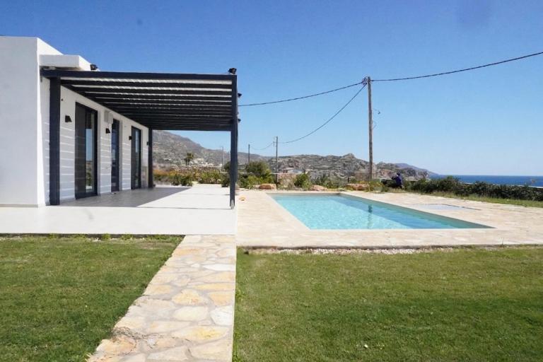 Villas By George - Ferienwohnung Melitaía