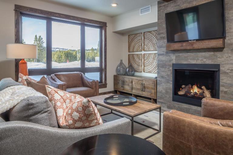 Mountain Lake Condo - Unit 102B - B&B Big Sky