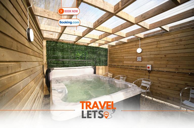 1 Bedroom Lodge By Travel Lets Self Catering Accommodation Rathmullen With Hot Tub - B&B Rathmelton