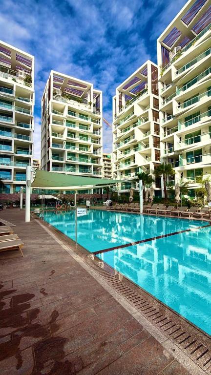 Redsearent front Pool and mountain View - Ferienwohnung Eilat