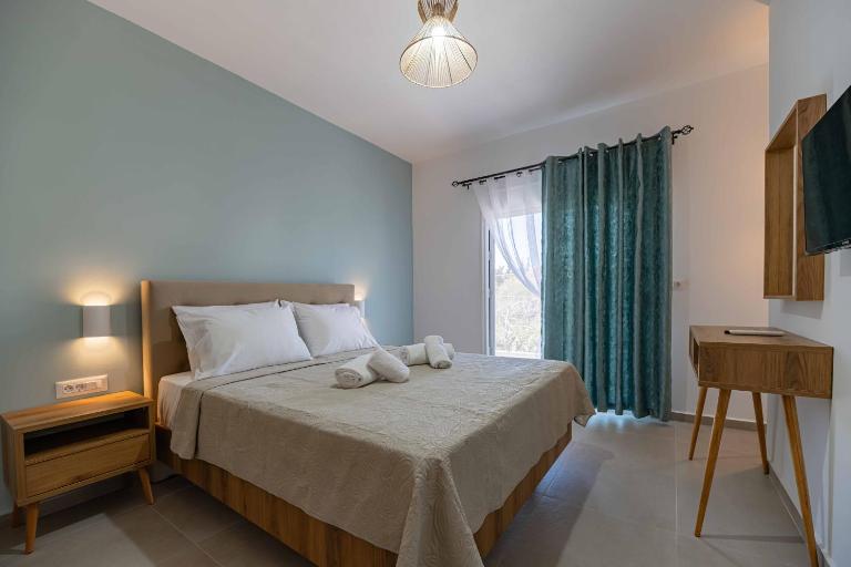 Helios Retreat Apartments 2 - Chambres d'hôtes Archángelos