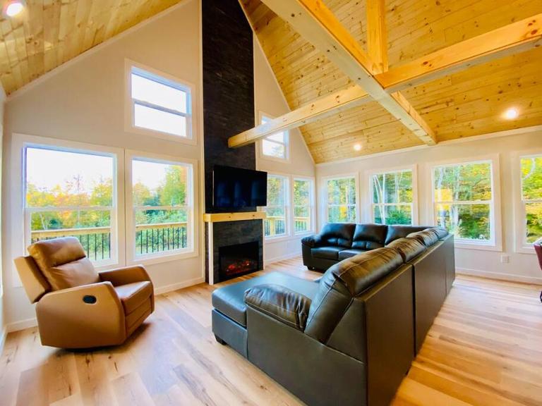 Glencoe - Modern RRG Cabin - Hot Tub - 3 King Beds - Located Just 3 Minutes From the Gorge Underground - Ferienwohnung Rogers