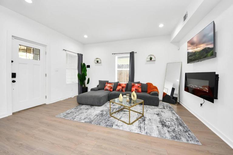 Modern Houston Retreat Near TMC and NRG Sleeps 8 - Ferienwohnung Houston
