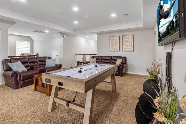 HTown Getaway Air Hockey Gym Yard BBQ Swing Set - Chambres d'hôtes Houston