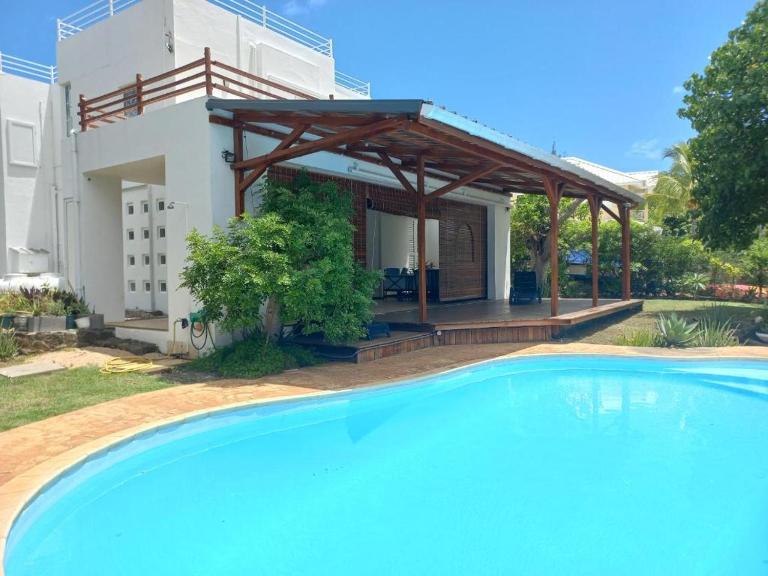 Stunning Seafront Retreat with Pool- 3 bedrooms - B&B Grande Rivière Noire