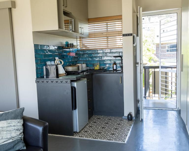 Sleek Urban Studio in Green Point - B&B Cape Town