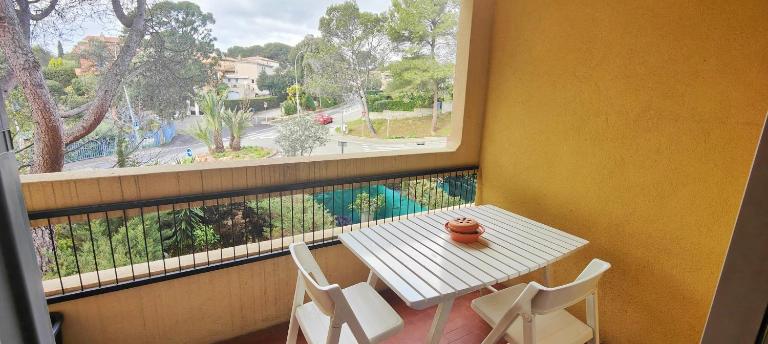 Lovely studio with balcony - near the beach - Ferienwohnung Saint-Raphaël