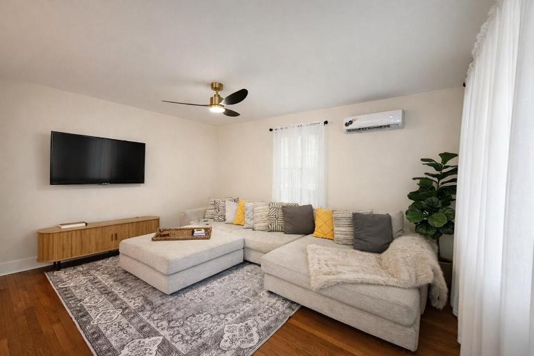 Spacious 2 BR with HotTub Close to Downtown and Beach - Ferienwohnung West Palm Beach