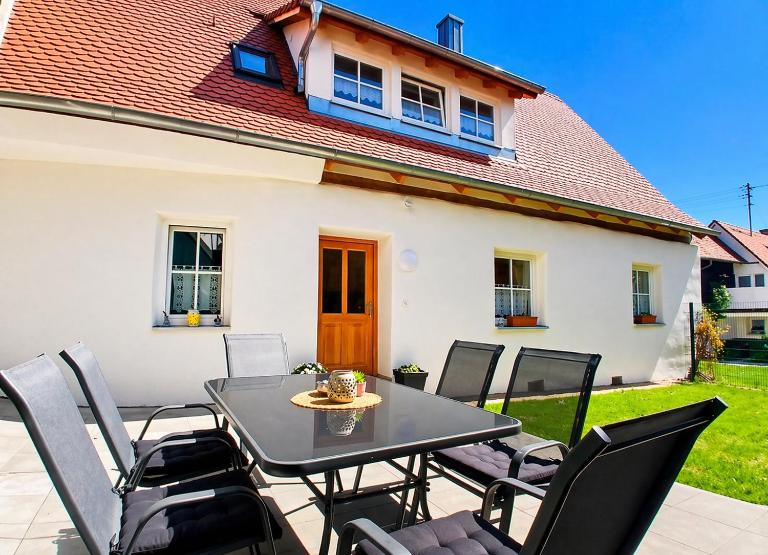 Haus Ornela Gruppenreise 6 Schlafzimmer 3x Bad 2X Küche Garten Grill - B&B Eggolsheim