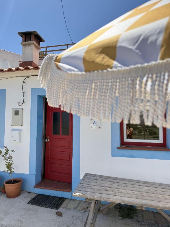 Casa Tarapoto Aljezur Old Town - B&B Aljezur
