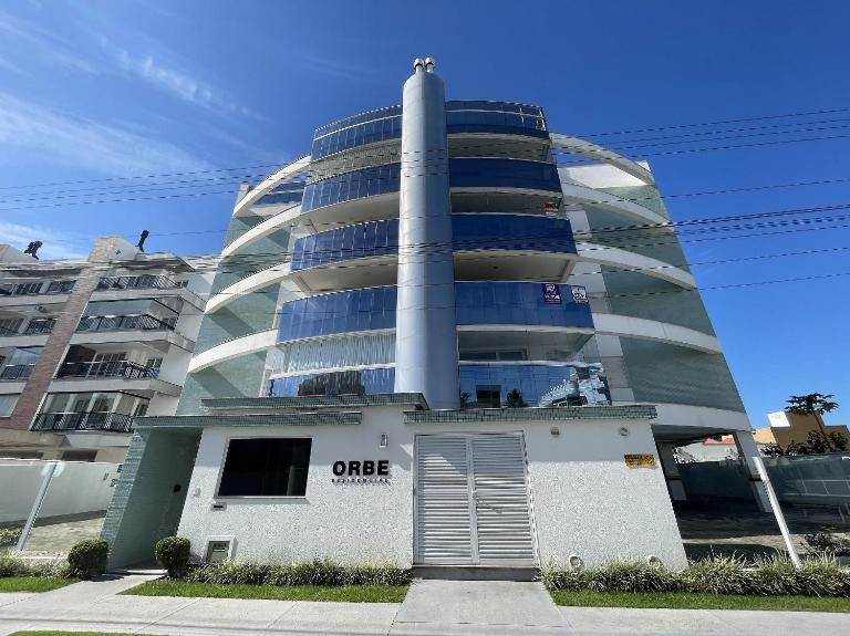 Orbe Residence - Apartamento espaçoso com duas suítes e varanda gourmet de frente para a rua, com vista para as montanhas na Praia de Palmas. - Chambres d'hôtes Governador Celso Ramos