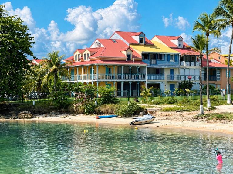 LES VAGUES DE NEA - Sur la plage ! Vue mer et montagnes, Piscine, 5 chambres, citerne d'eau, 3 étoiles! - Ferienwohnung Le Gosier