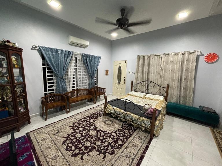 Syah Homestay Roomstay Banting - Bed and Breakfast Banting