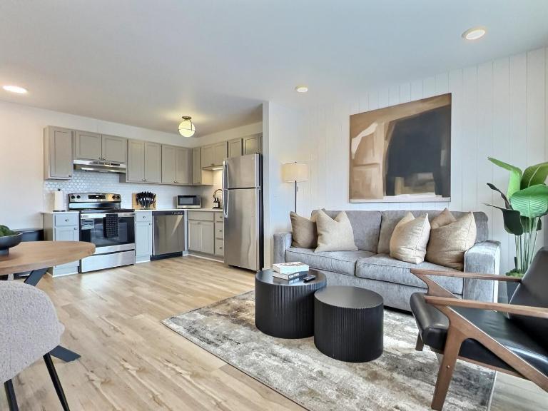Quiet Escape, Free Parking, Near Downtown Hotspots - B&B Birmingham