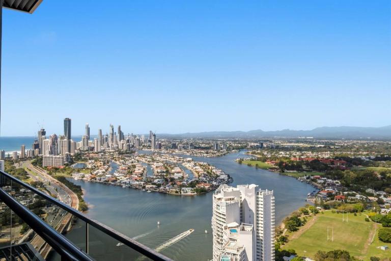 High Level Ocean View 3 Bedroom 2 Bathroom Apartment with Free Parking - Ferienwohnung Gold Coast