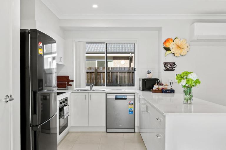 Brand New 4 Bedroom 2 Bathroom Home Spacious and Comfortable - B&B Mauriceton