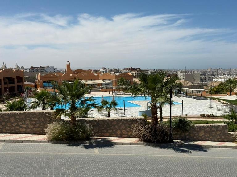 Peaks - Luxury Sea View Suite ,The View Compound - B&B Hurghada