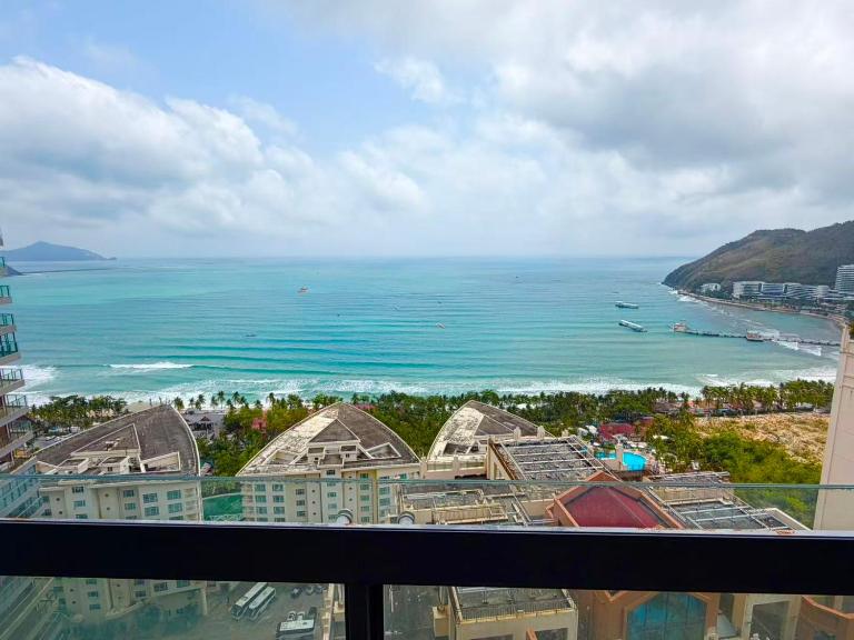 三亚大东海Апартаменты с видом на море СаяАдресJinmao Sea View Garden 8 Haihua Road - B&B Oujiayuan