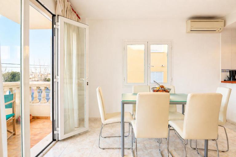 Luminoso apartamento a pocos metros de la playa - B&B Can Picafort