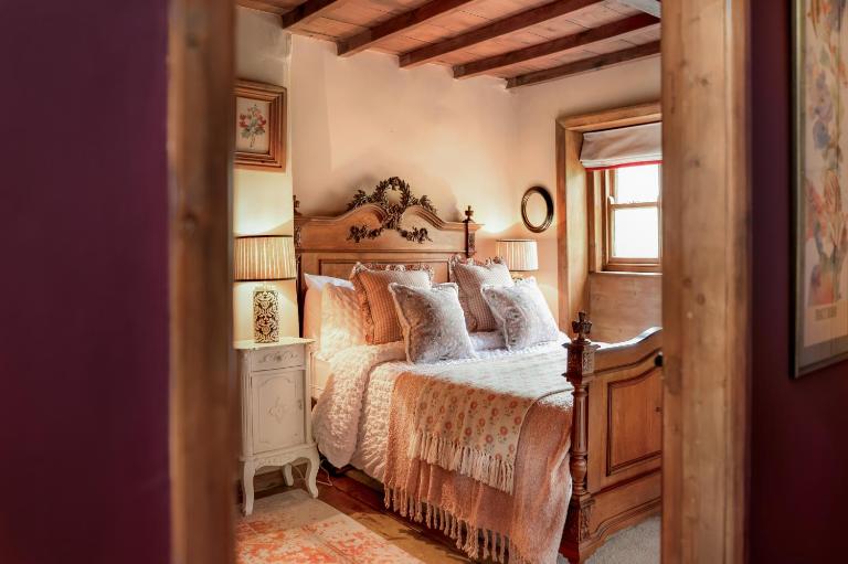Historic, Hidden, Cosy, Log Burner, 10mins walk to Holmfirth - B&B Holmfirth
