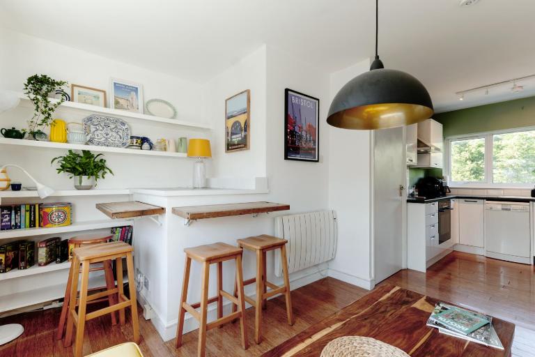 The Clifton Loft: Blissful 1-Bed Stay - B&B Bristol
