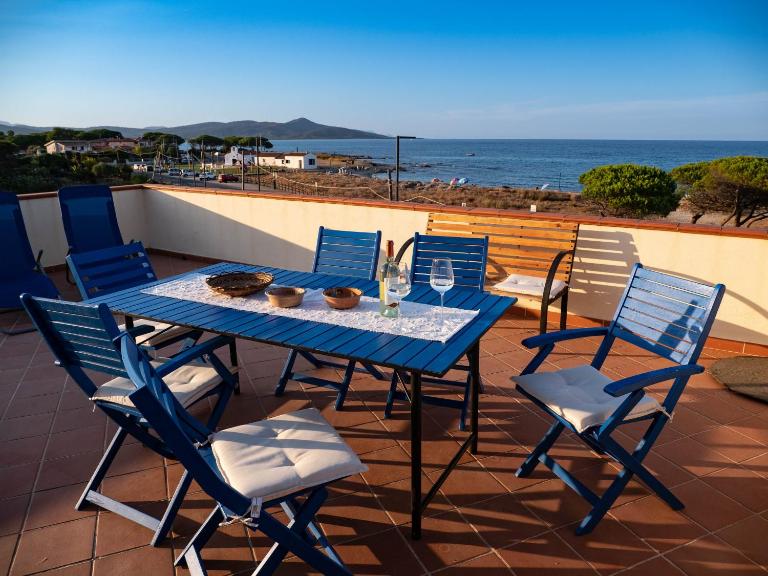 Attico fronte mare - Ferienwohnung Posada