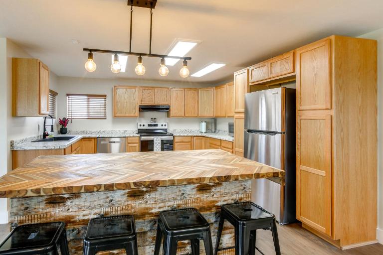 Modern + Spacious! Rural Home By Heise Hot Springs - B&B Rigby